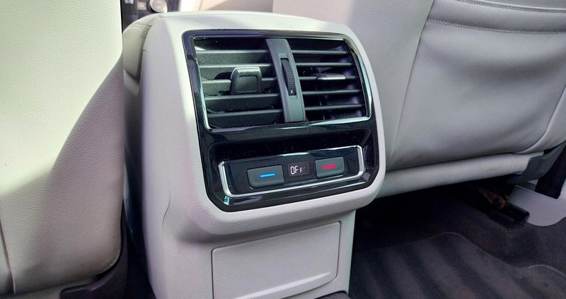 Volkswagen Passat cena 164900 przebieg: 70296, rok produkcji 2020 z Szydłowiec małe 667